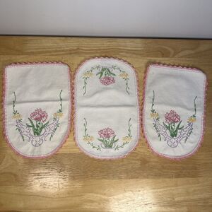 Hand Embroidered Dresser Scarf Runner Flowers Crochet Edge Set Of 3